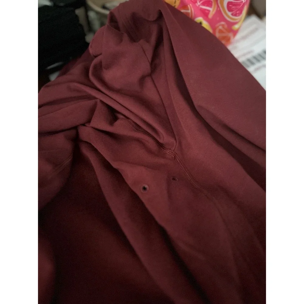 Nike Men's Dri-FIT Sz M  Primary Versatile Fitness  Top Maroon Red